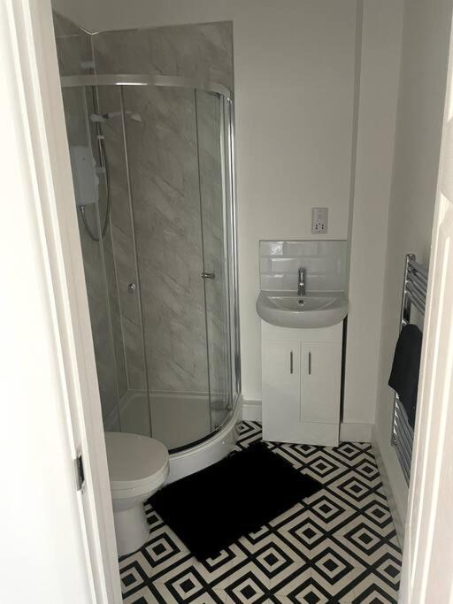 #2Bs 1 Bed Serviced Apartment Дерби Экстерьер фото